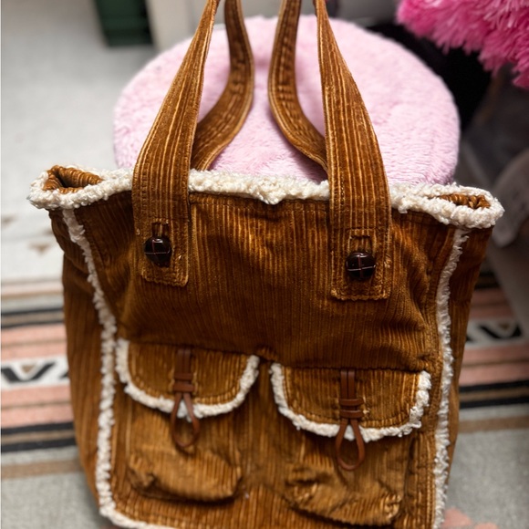 American Eagle Corduroy Shoulder Bag Missing 2 Buttons but has Magnetic Closure - Picture 5 of 8